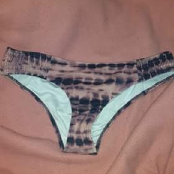 Victoria secret pink swimsuit - Picture 3 of 3